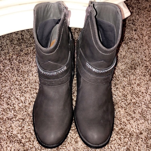 Gorgeous Grey High Heeled Boots! - Picture 3 of 5